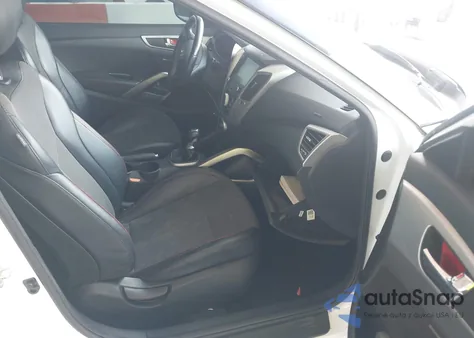 2016 Hyundai Veloster z USA, uszkodzony, nr VIN KMHTC6AD9GU304323